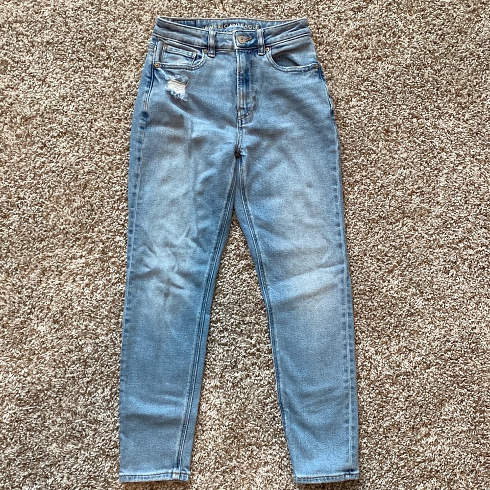 American Eagle Outfitters Mom Jean